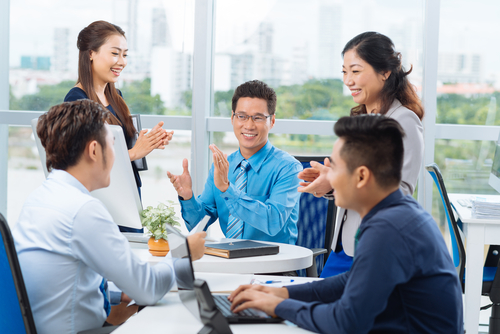 Những mẫu câu tiếng Anh khen ngợi và chúc mừng đồng nghiệp Những mẫu câu tiếng Anh khen ngợi và chúc mừng đồng nghiệp