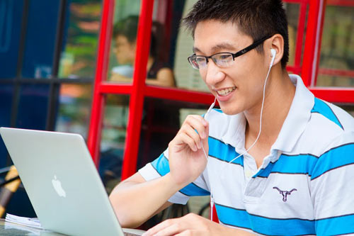 Làm sao để học giao tiếp tiếng Anh tốt trên mạng?